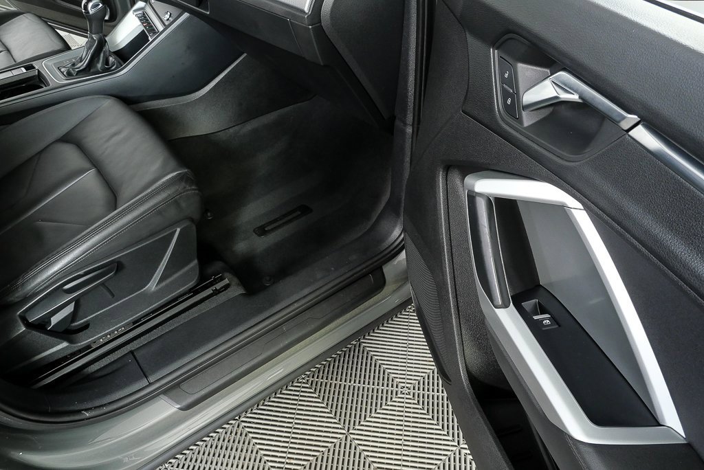 Used 2019 Audi Q3 2.0T Premium w/ Convenience Package image 23
