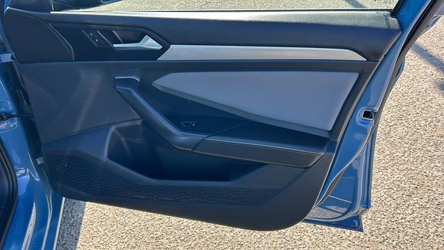 Used 2025 Volkswagen Jetta SE image 10