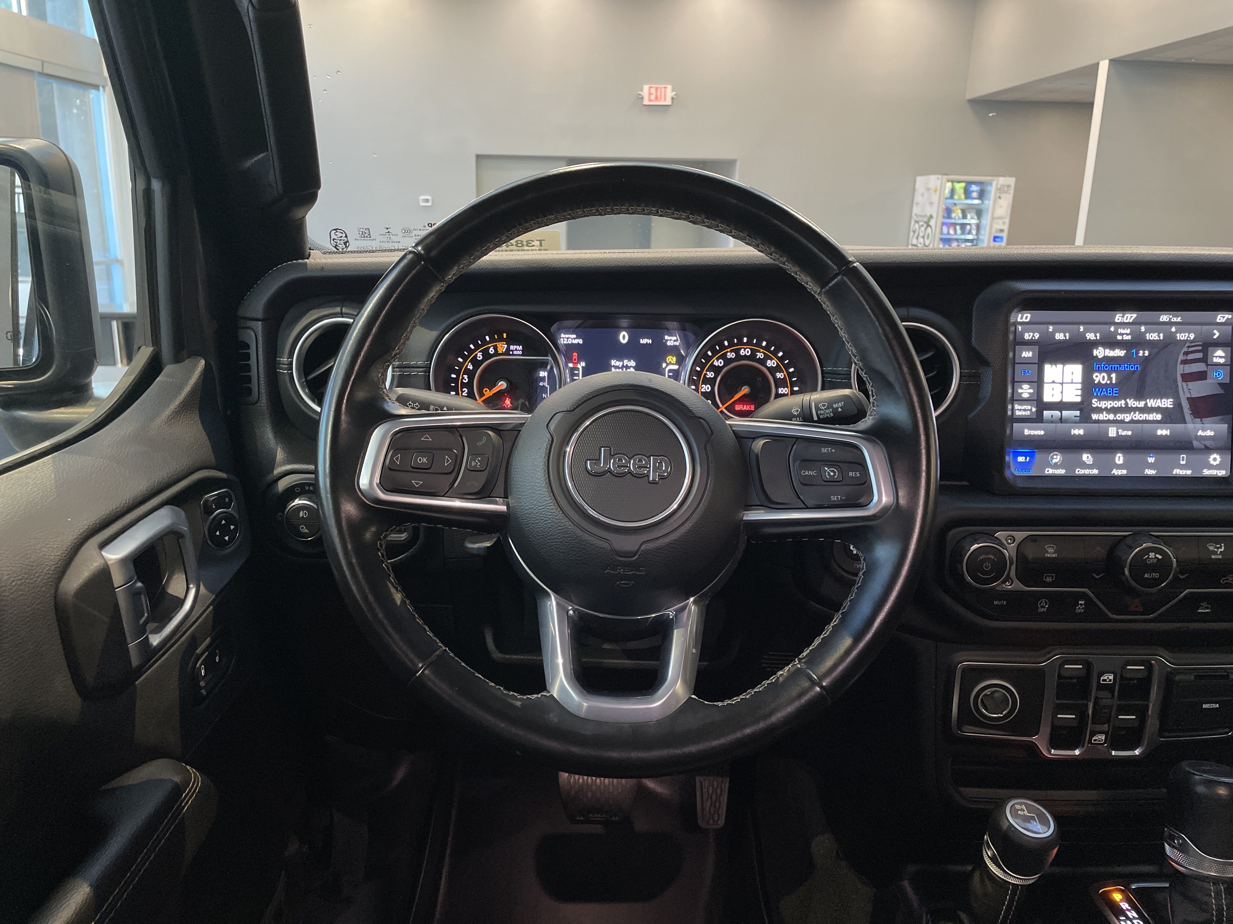 Used 2021 Jeep Gladiator Overland w/ Popular Equipment Package AWD/4WD image 18