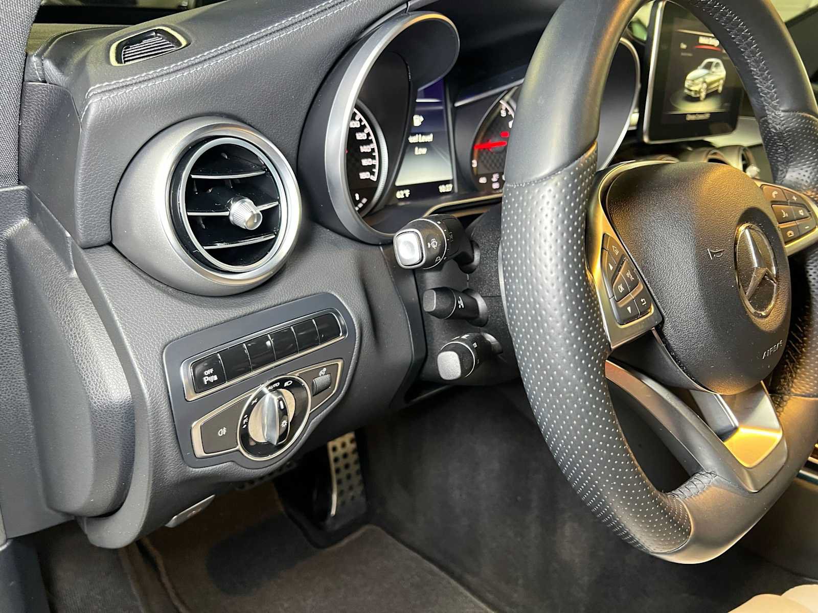 Used 2016 Mercedes-Benz C 450 AMG image 28