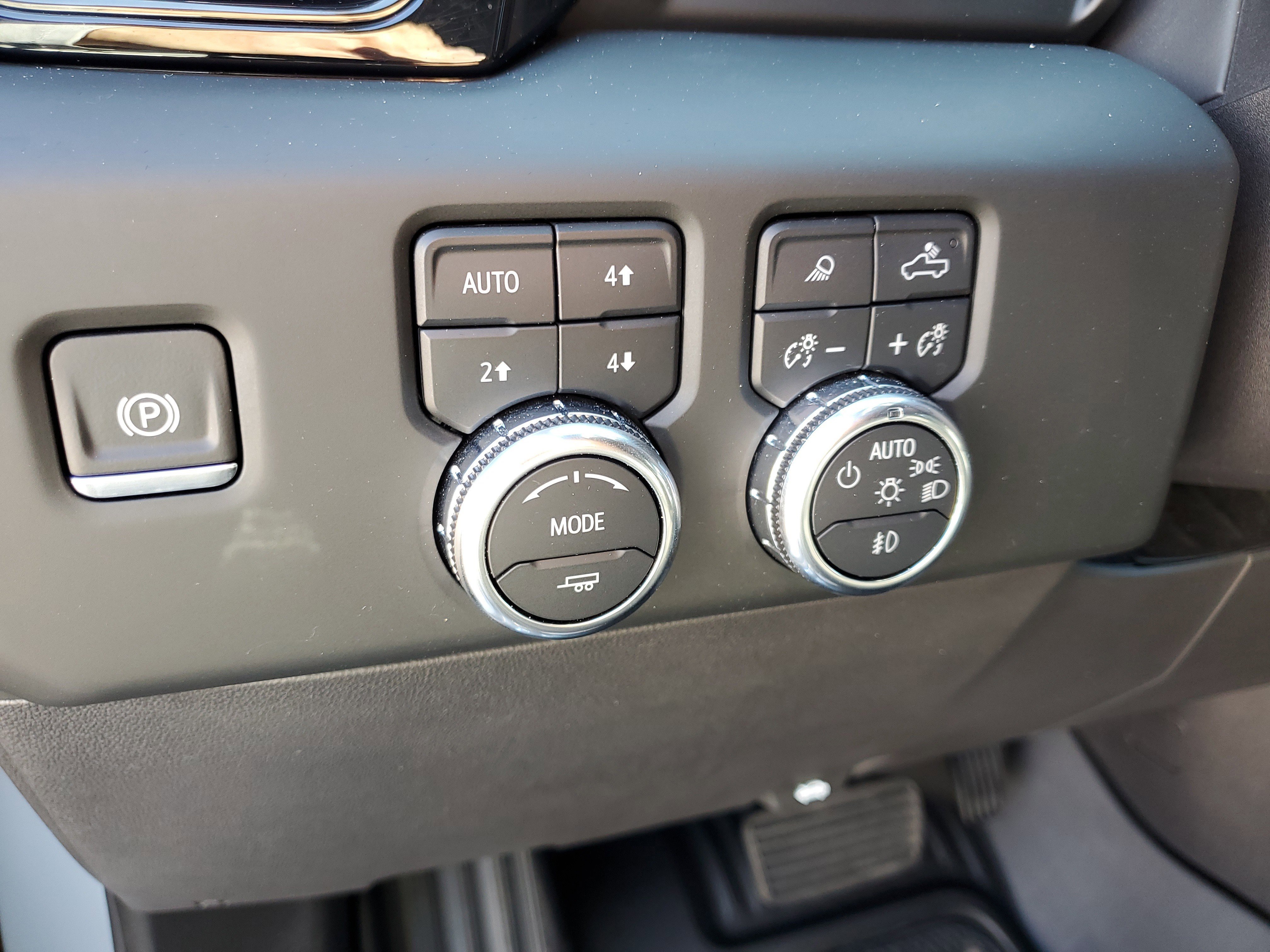 Used 2024 GMC Sierra 1500 AT4 w/ Technology Package image 27