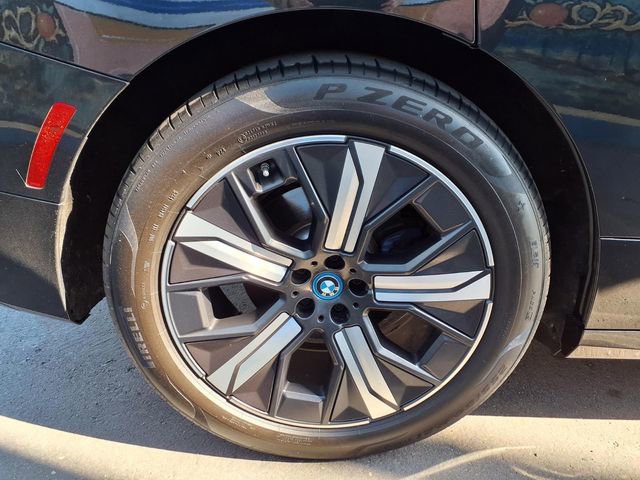 Used 2022 BMW iX xDrive50 w/ Premium Package image 21