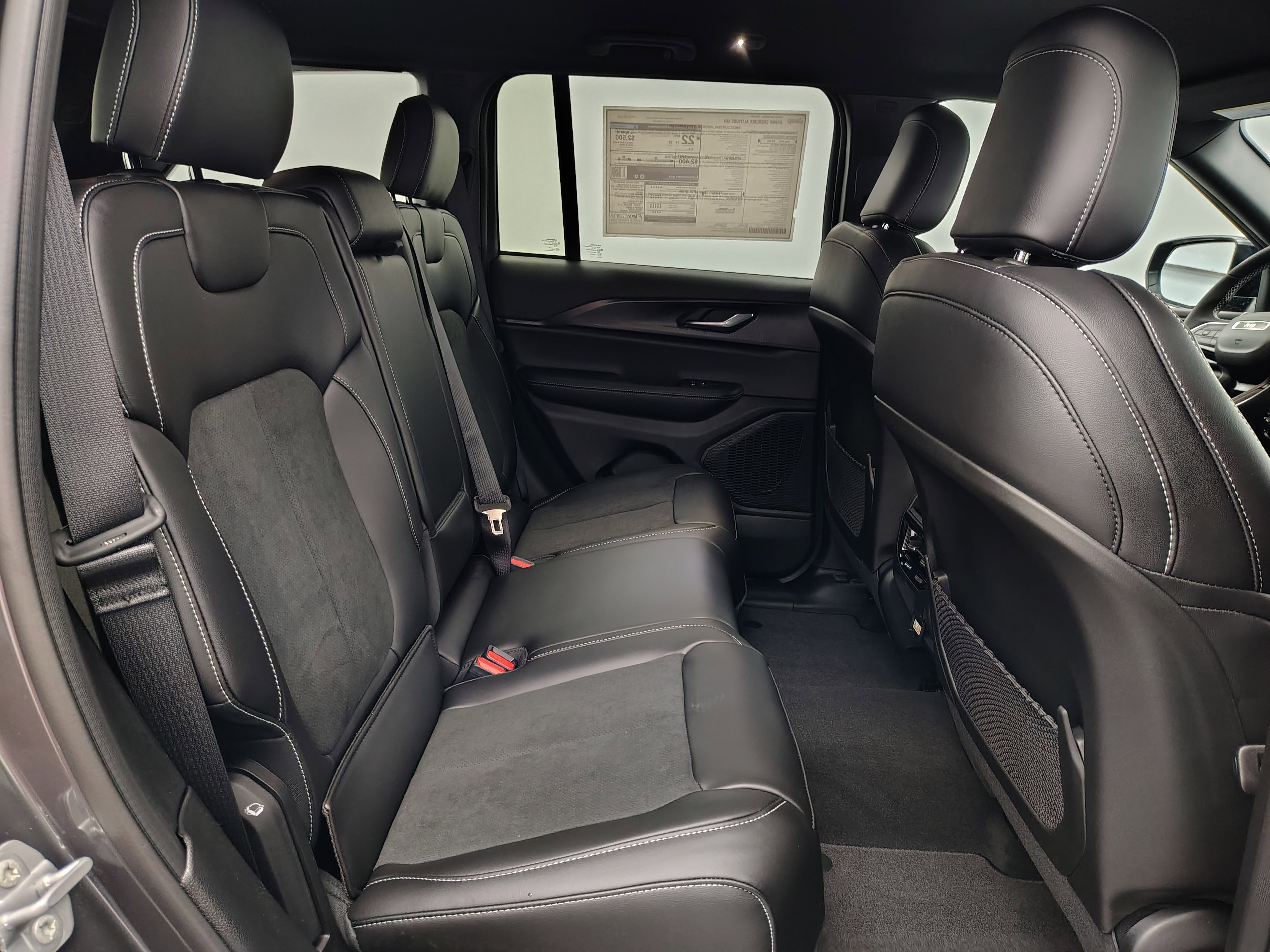 New 2025 Jeep Grand Cherokee Altitude image 24