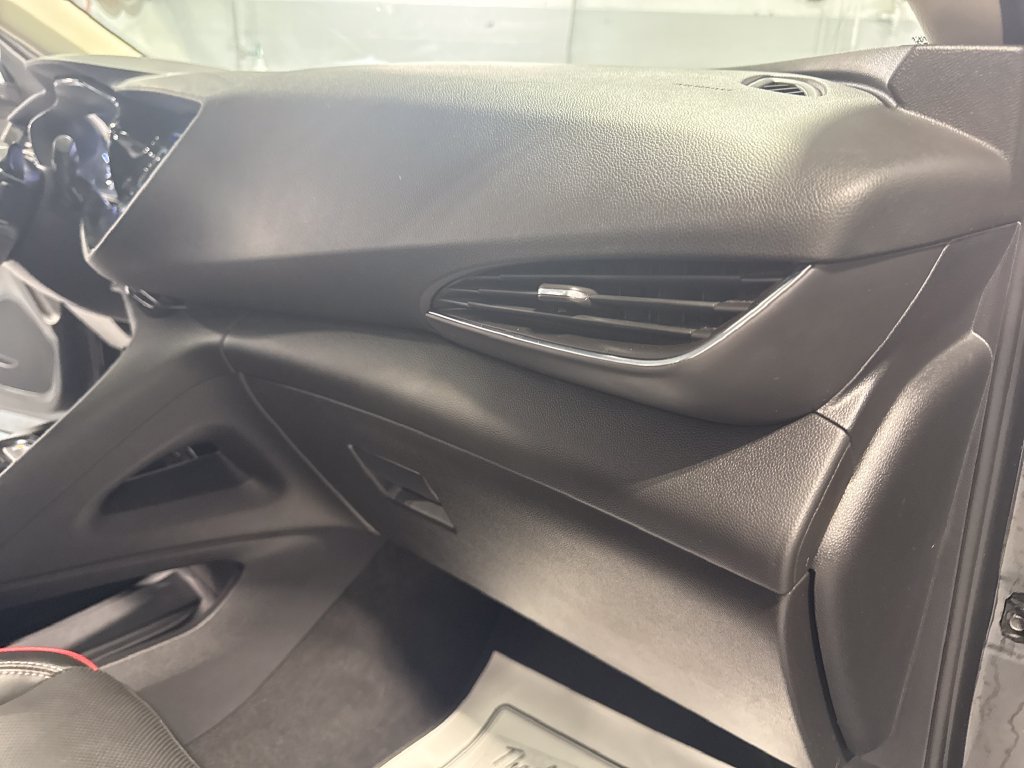 Used 2023 Buick Envision Essence w/ Sport Touring Package FWD image 32