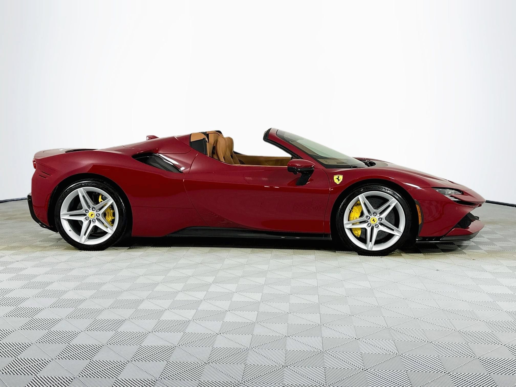 Used 2023 Ferrari SF90 Spider AWD/4WD image 4