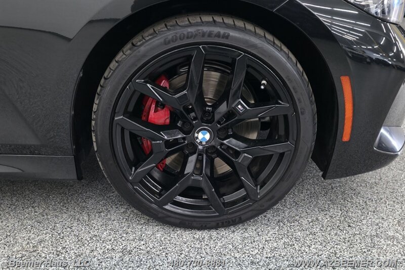 Used 2025 BMW 330i Sedan w/ M Sport Package RWD image 31