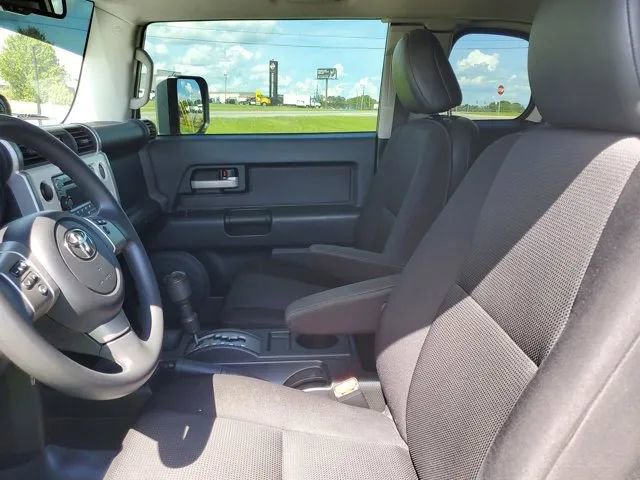 Used 2013 Toyota FJ Cruiser 4WD image 19