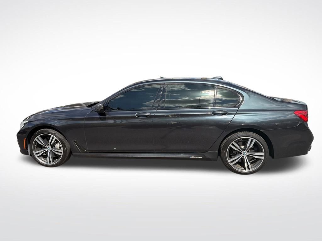 Used 2019 BMW 750i w/ Executive Package image 8