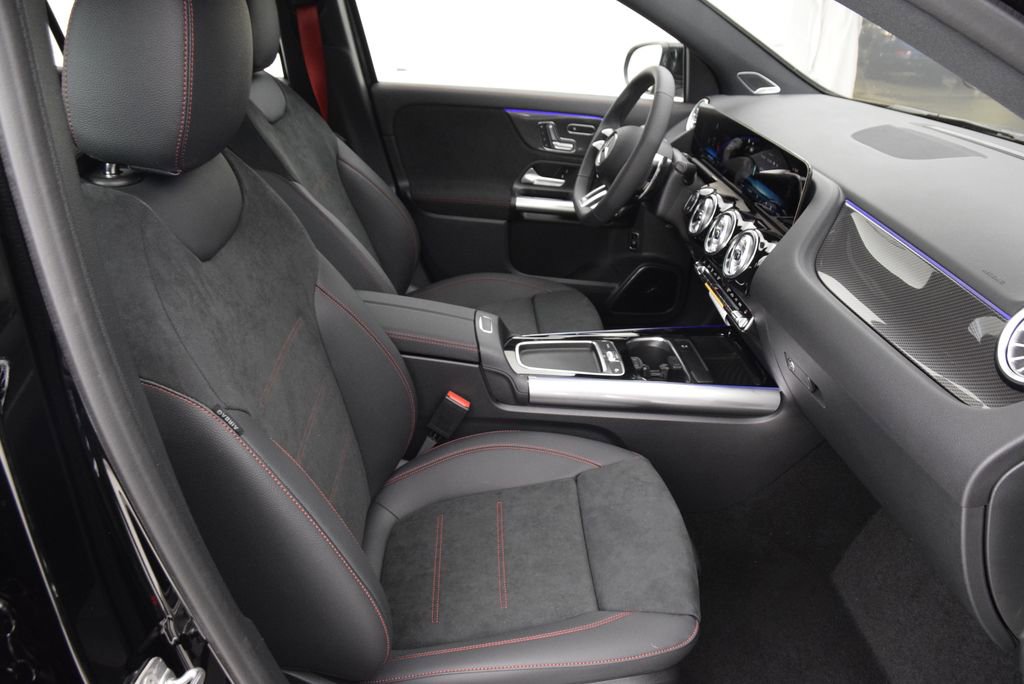 New 2026 Mercedes-Benz GLA 35 AMG 4MATIC image 16