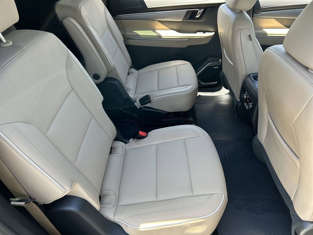 Used 2025 Buick Enclave Preferred FWD image 27