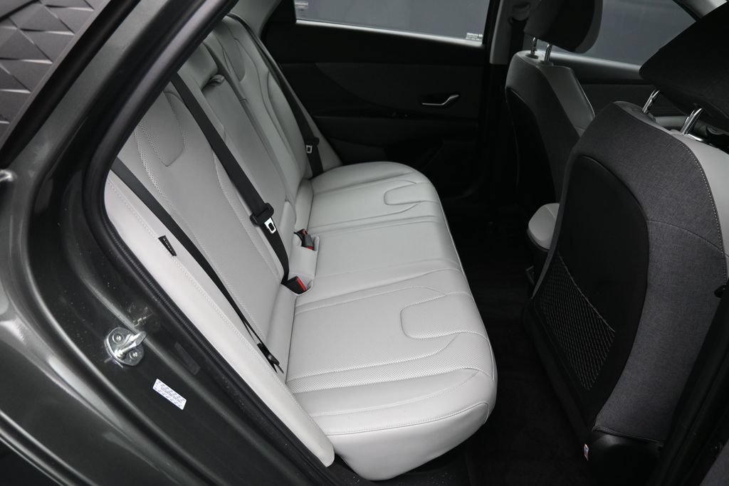 Used 2024 Hyundai Elantra Limited FWD image 23