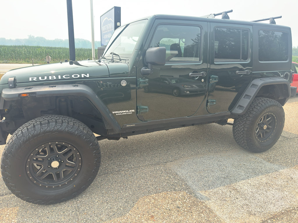 Used 2011 Jeep Wrangler Unlimited Rubicon w/ Connectivity Group AWD/4WD image 9