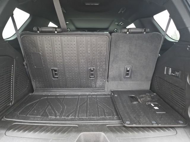 Used 2022 Chevrolet Tahoe LT w/ Luxury Package AWD/4WD image 11