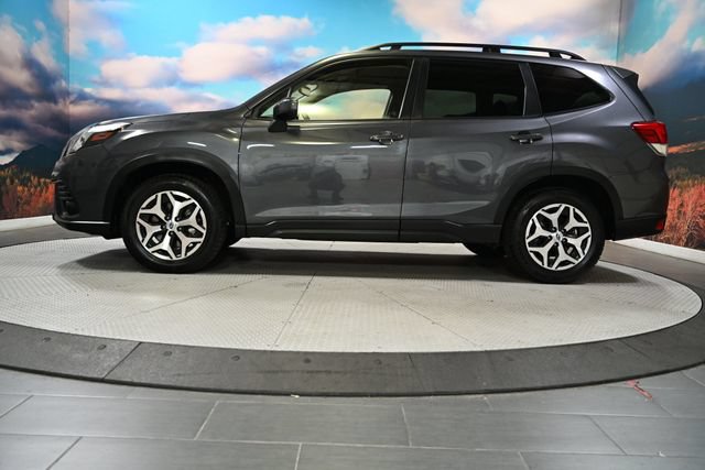 Used 2023 Subaru Forester Premium AWD/4WD image 5
