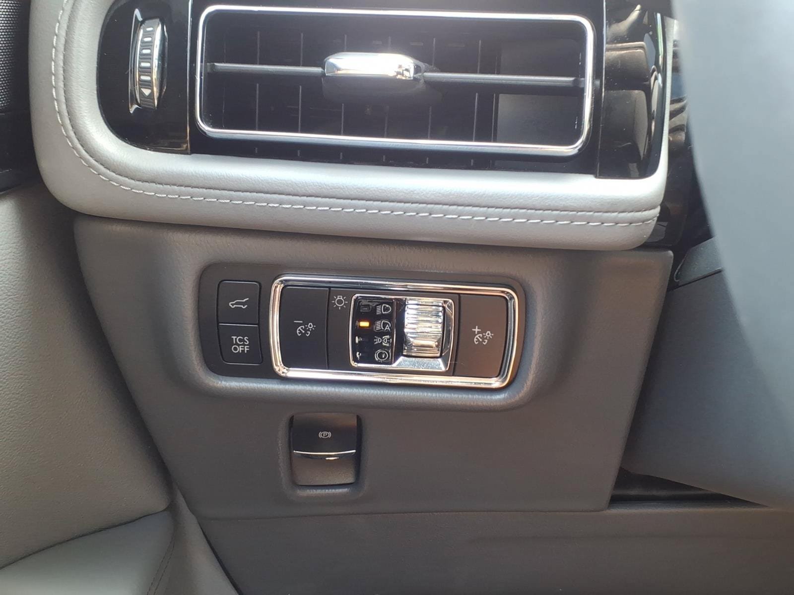 Certified 2022 Lincoln Nautilus Reserve AWD/4WD image 20