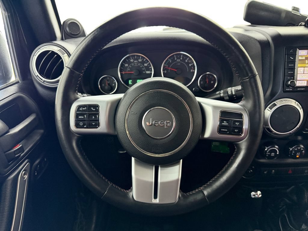 Used 2013 Jeep Wrangler Rubicon AWD/4WD image 13