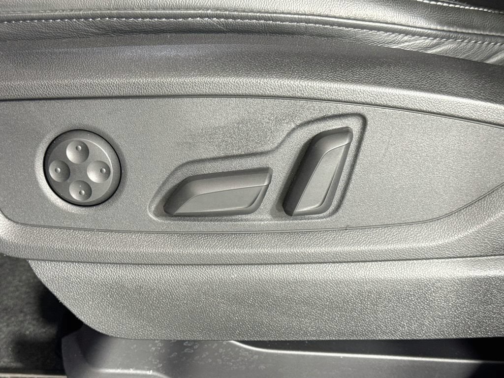 Used 2023 Audi Q5 2.0T Premium w/ Convenience Package AWD/4WD image 14