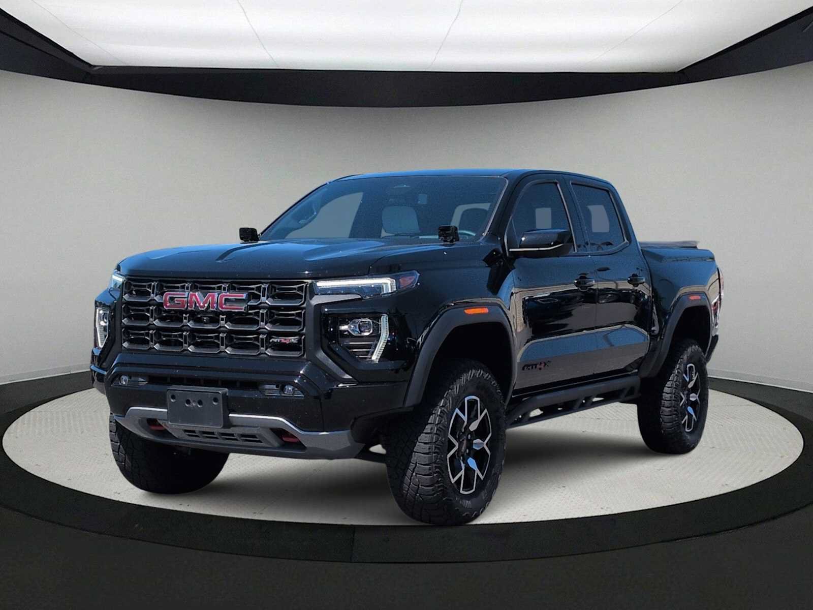 Used 2024 GMC Canyon AT4X AWD/4WD image 4