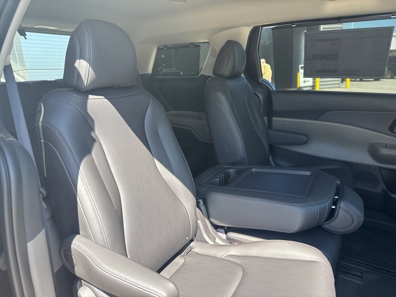 New 2026 Kia Carnival EX image 15