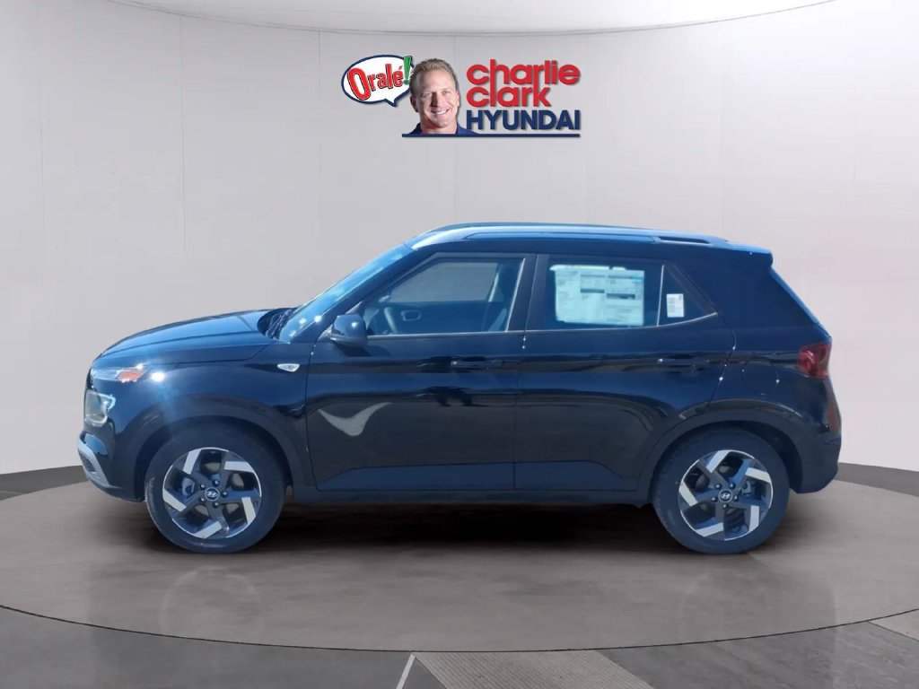 New 2026 Hyundai Venue SEL FWD image 2
