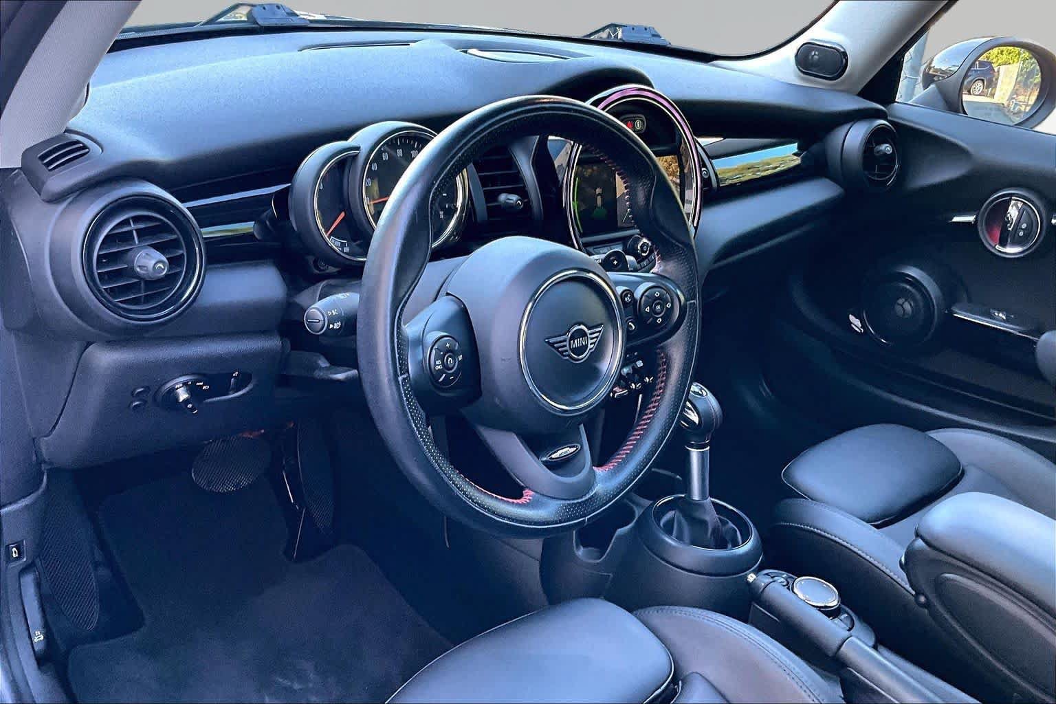 Used 2019 MINI Cooper S w/ Signature Upholstery Package FWD image 18