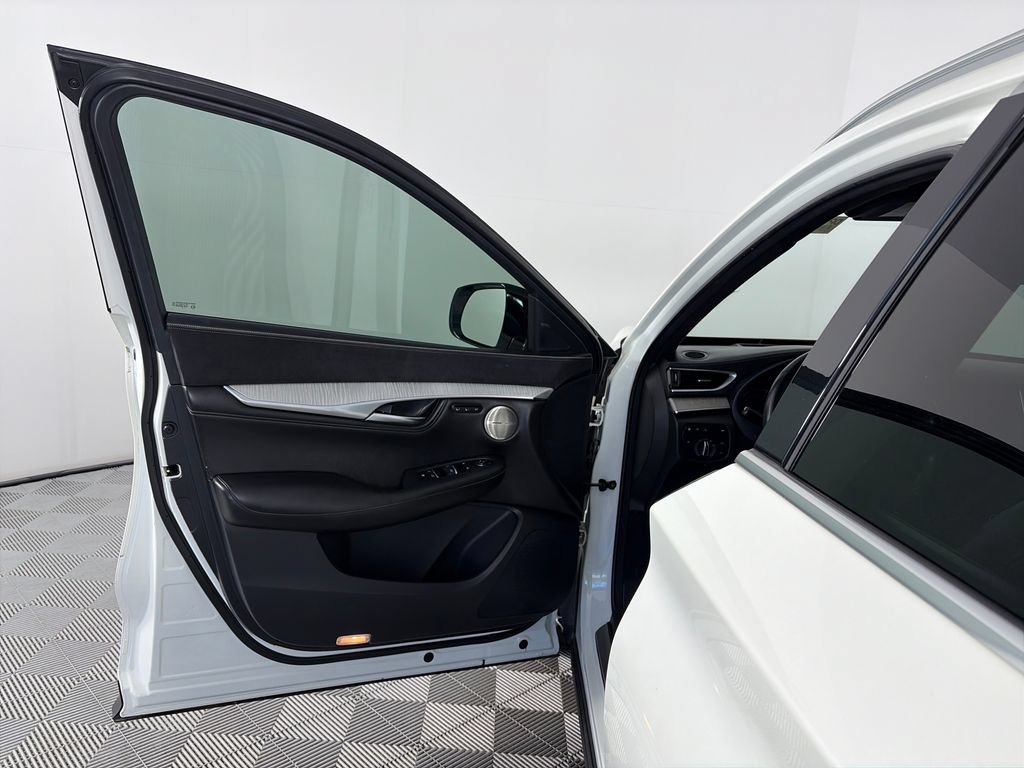 Used 2019 INFINITI QX50 Essential w/ Sensory Package AWD/4WD image 10