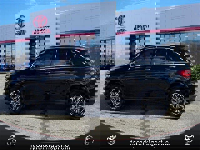 Used 2022 Mercedes-Benz GLC 300 4MATIC image 2