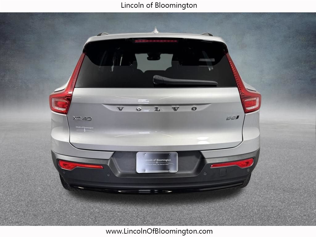 Used 2024 Volvo XC40 B5 Plus w/ Protection Package Premier AWD/4WD image 4