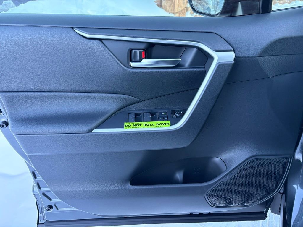 Used 2025 Toyota RAV4 XLE image 10