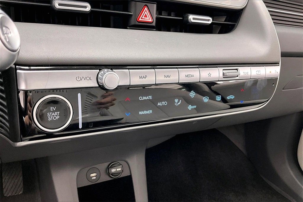 Used 2024 Hyundai Ioniq 5 Limited image 31