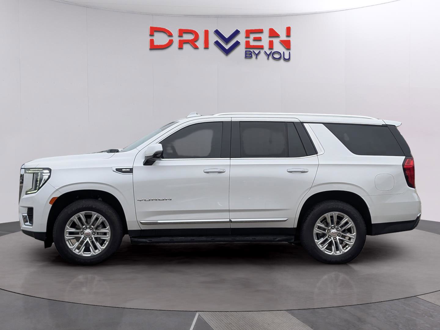 Used 2021 GMC Yukon SLT w/ SLT Luxury Plus Package image 2