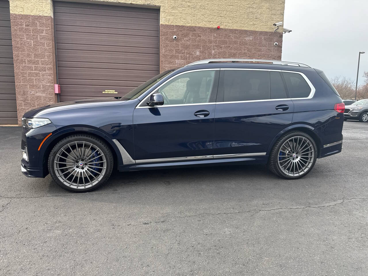 Used 2021 BMW ALPINA XB7 AWD/4WD image 2