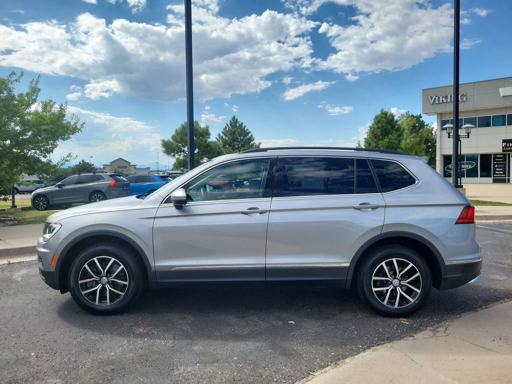 Used 2021 Volkswagen Tiguan SE w/ Panoramic Sunroof Package image 8