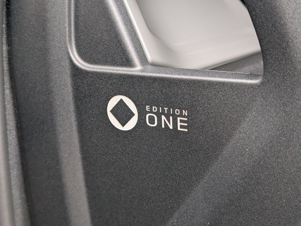 Used 2025 Land Rover Defender 110 image 32