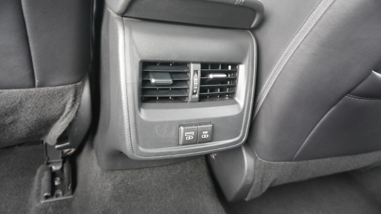 Used 2022 Toyota Avalon XLE FWD image 31