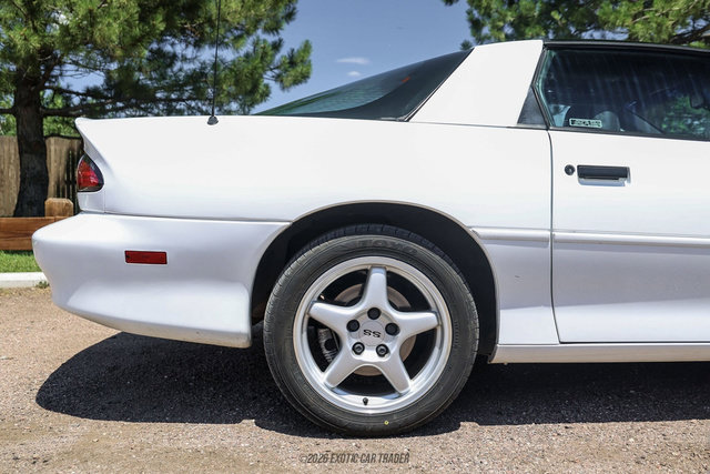 Used 1996 Chevrolet Camaro Z28 RWD image 10