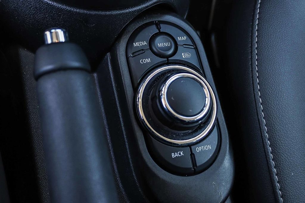 Used 2024 MINI Cooper 2-Door Hardtop FWD image 24