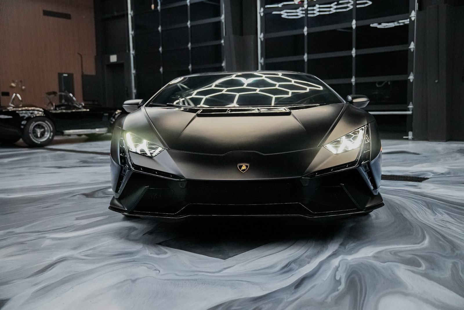 Used 2023 Lamborghini Huracan Tecnica RWD image 3