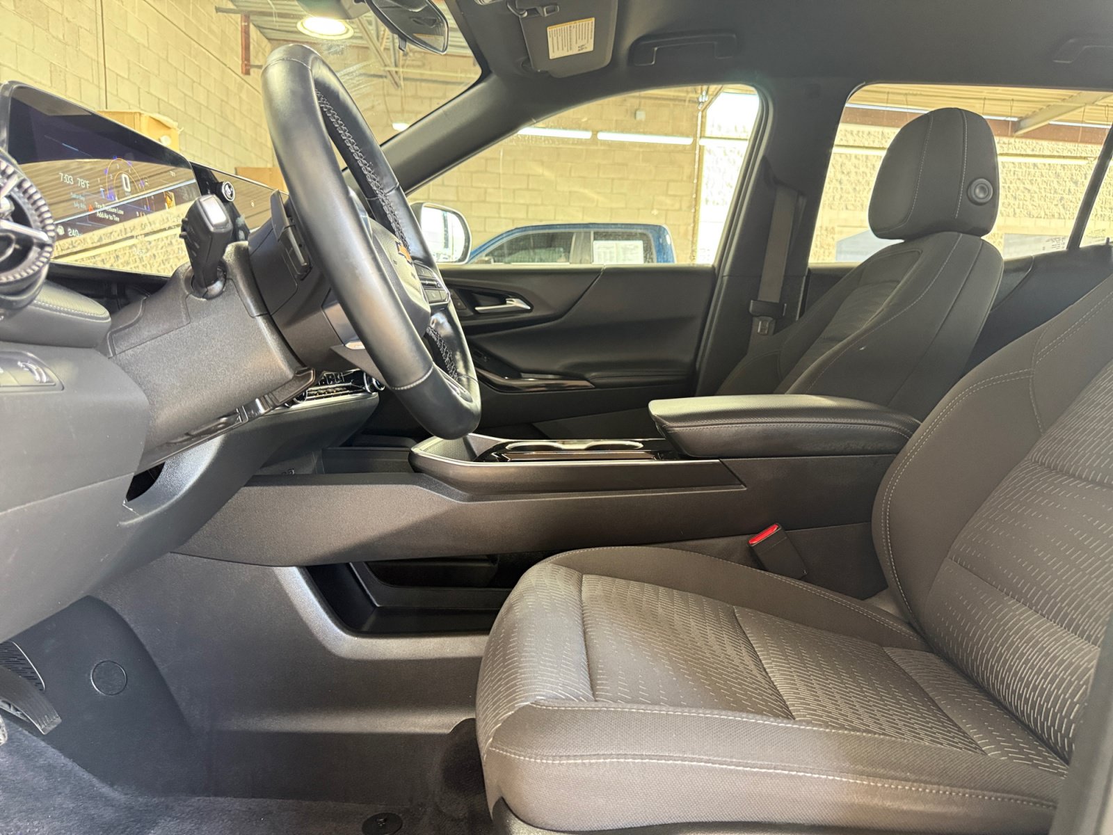 Used 2025 Chevrolet Equinox LT FWD image 17