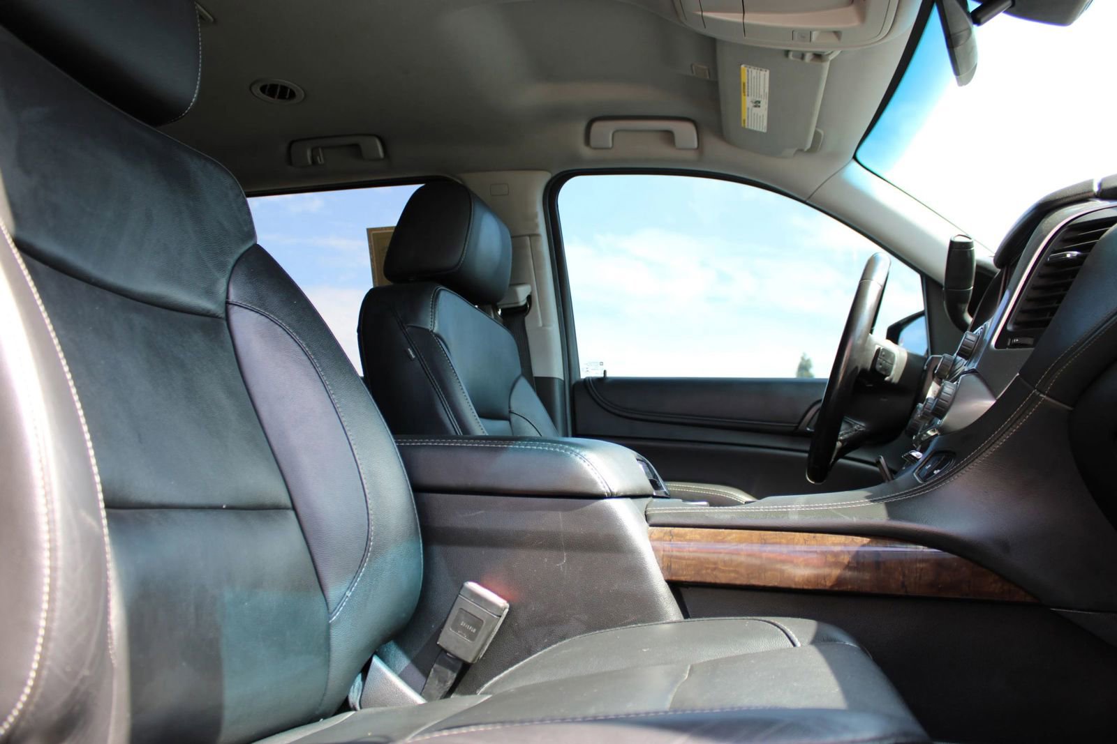 Used 2019 Chevrolet Suburban LT image 15