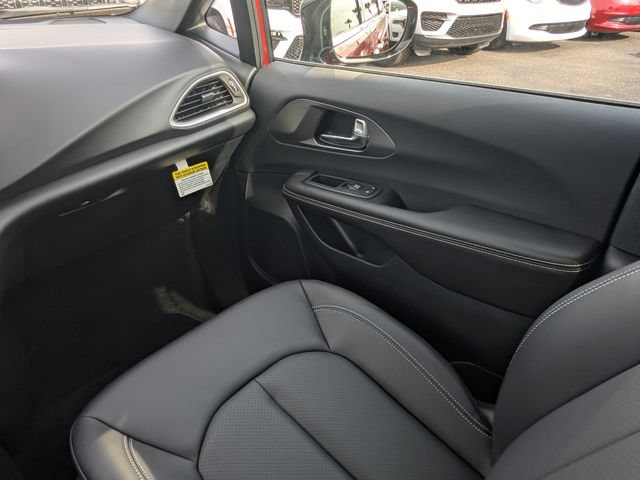 New 2026 Chrysler Voyager LX FWD image 20