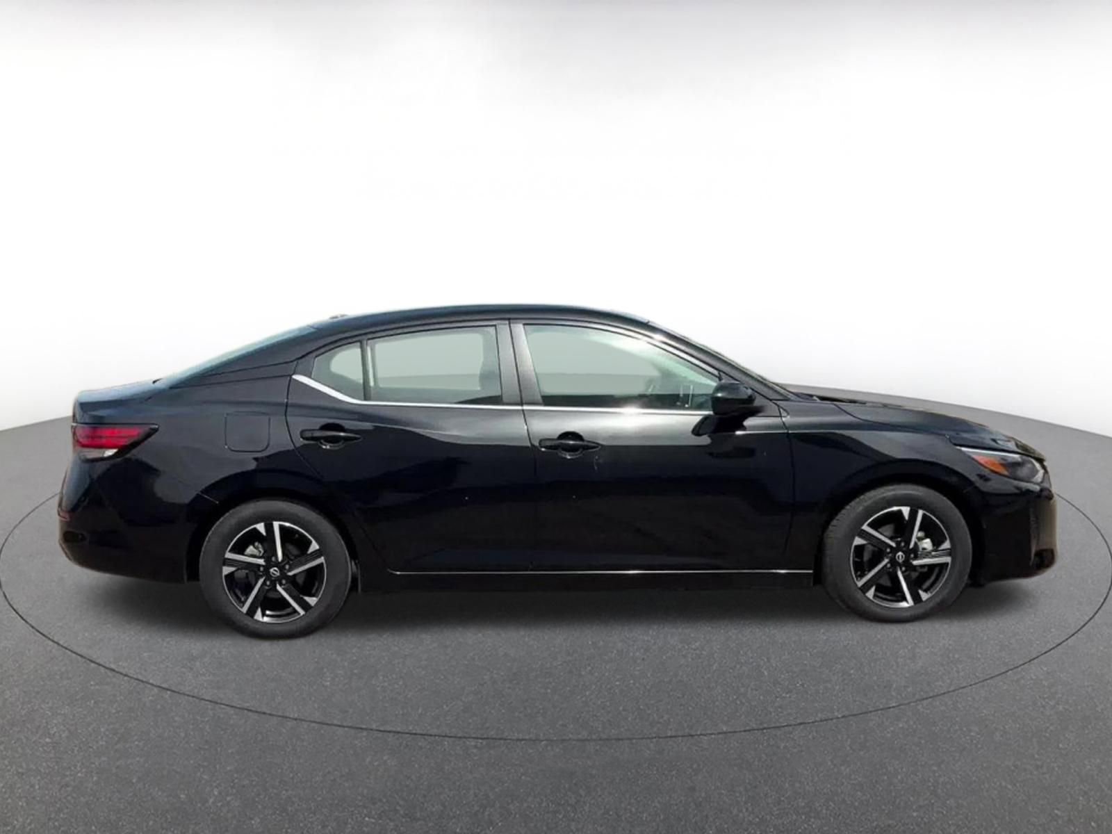 Used 2025 Nissan Sentra SV FWD image 16