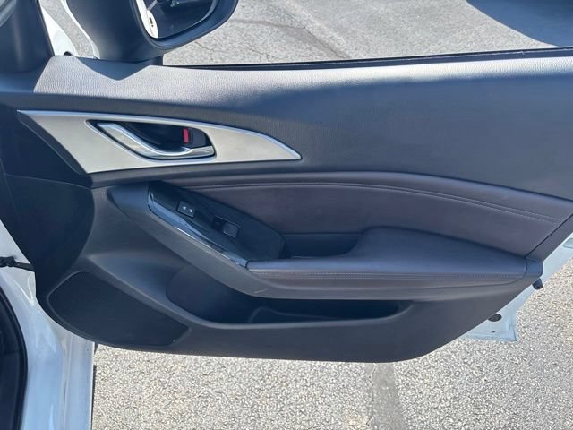 Used 2018 MAZDA MAZDA3 Touring FWD image 6