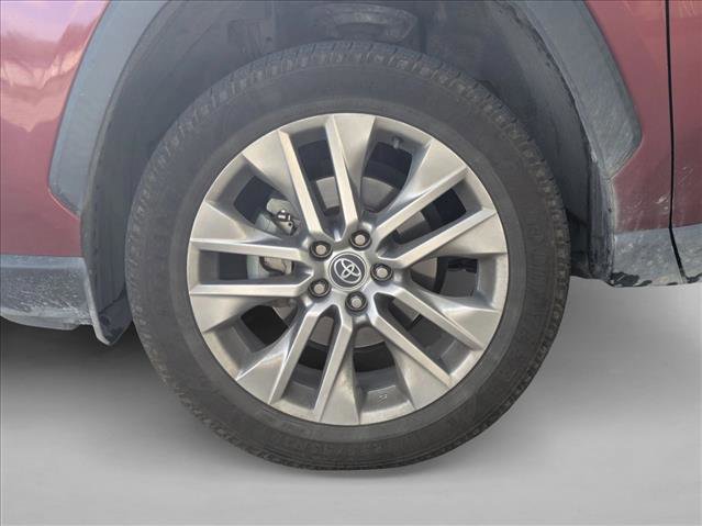 Used 2020 Toyota RAV4 XLE Premium FWD image 6