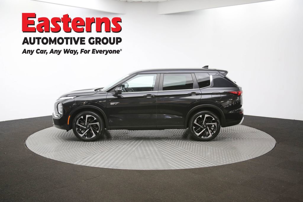 Used 2023 Mitsubishi Outlander SE image 61
