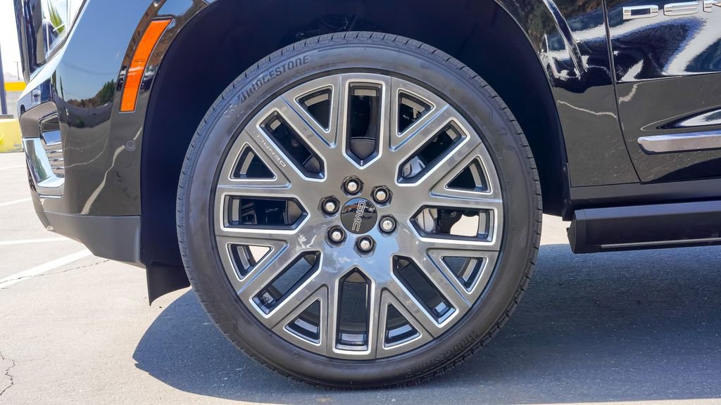 New 2026 GMC Yukon XL Denali Ultimate AWD/4WD image 9