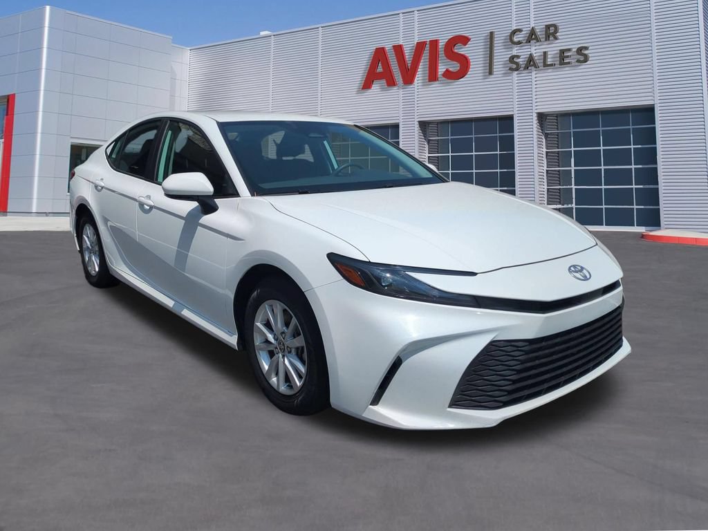 Used 2025 Toyota Camry LE FWD image 3