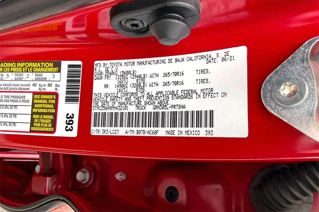 Used 2021 Toyota Tacoma TRD Off-Road w/ TRD Premium Off Road Package image 16