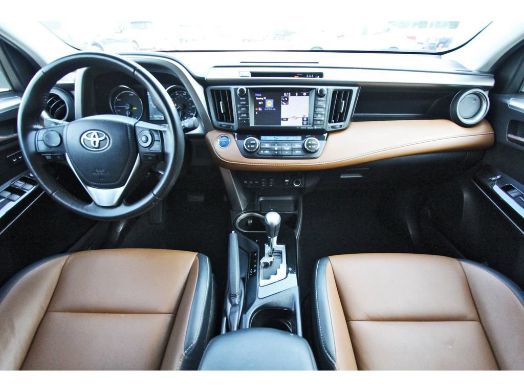 Used 2018 Toyota RAV4 Limited AWD/4WD image 10