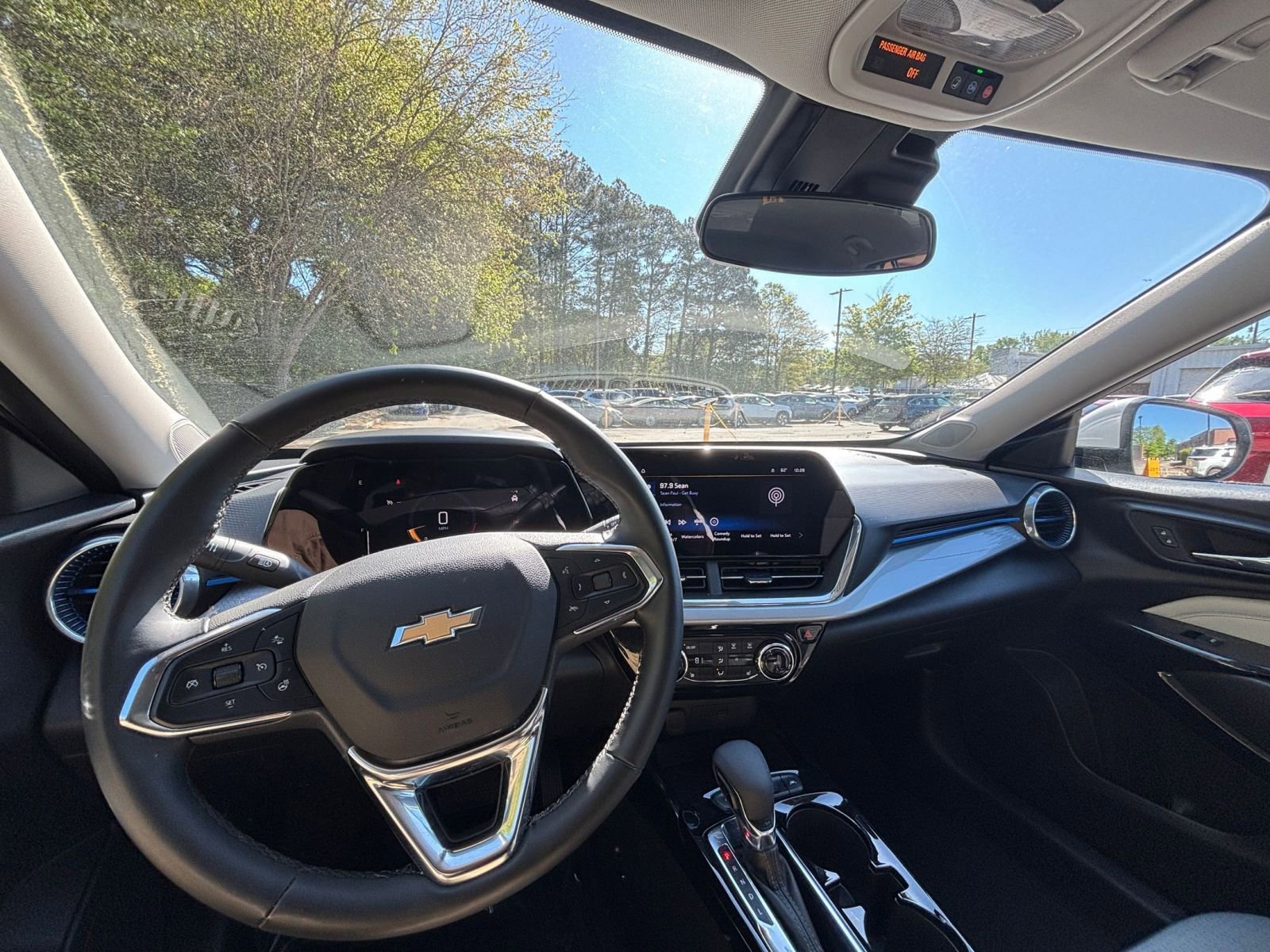 Used 2025 Chevrolet Trax LT w/ LT Convenience Package image 34